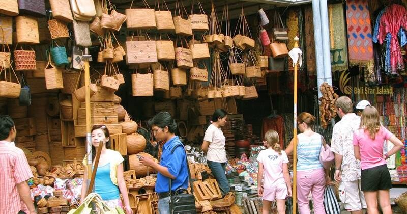 ubud art market Ubud Art market where you can browse and find inexpensive souvenir